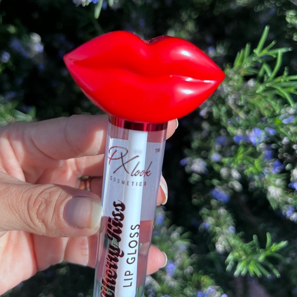 PX Red cherry lips CHERRY flavor. - Picture 3 of 4